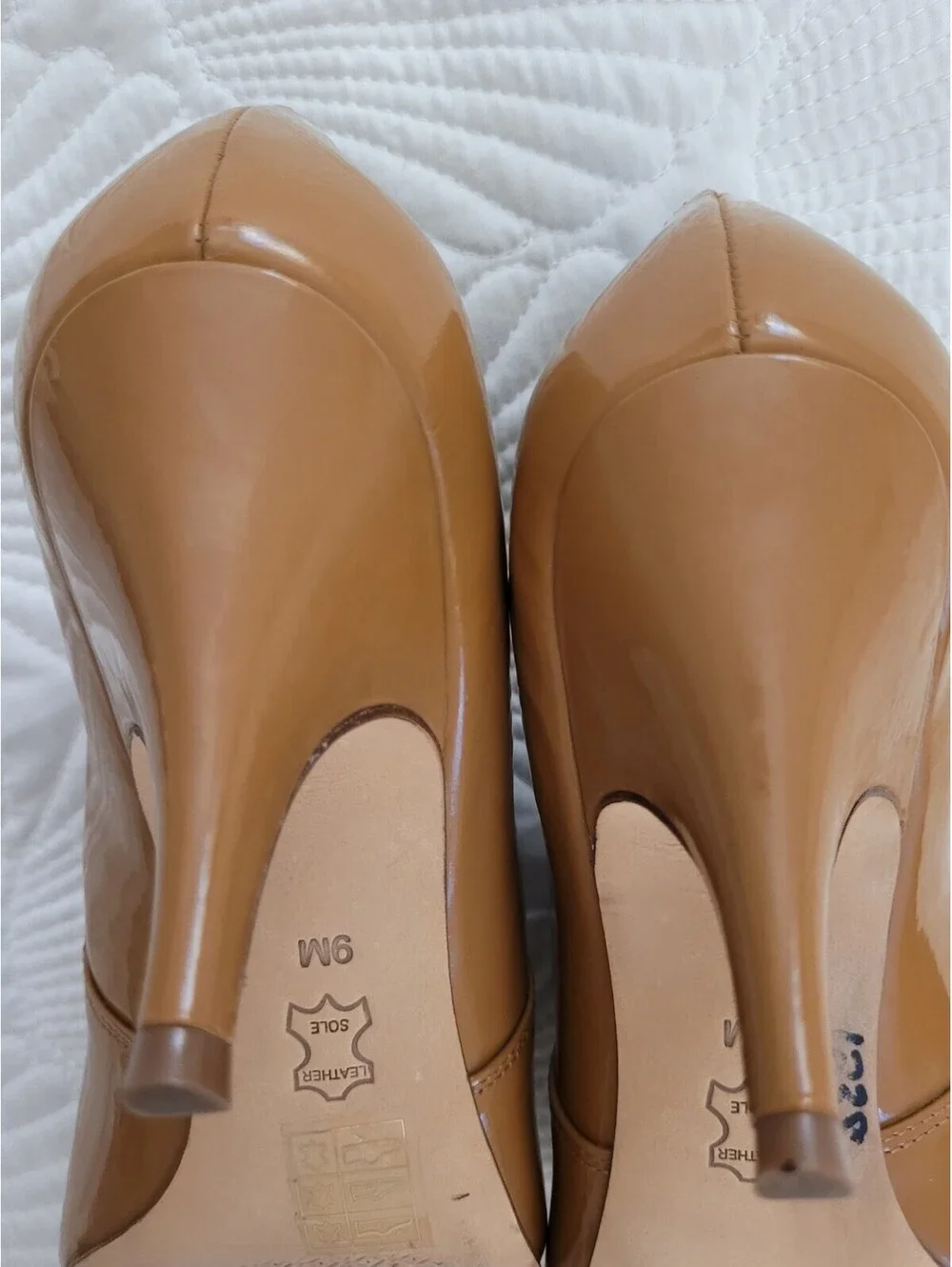 Tori Burch Georgina Ankle Bootie Sz 9 Tan Patent Leather Pointy Toe Minimalist